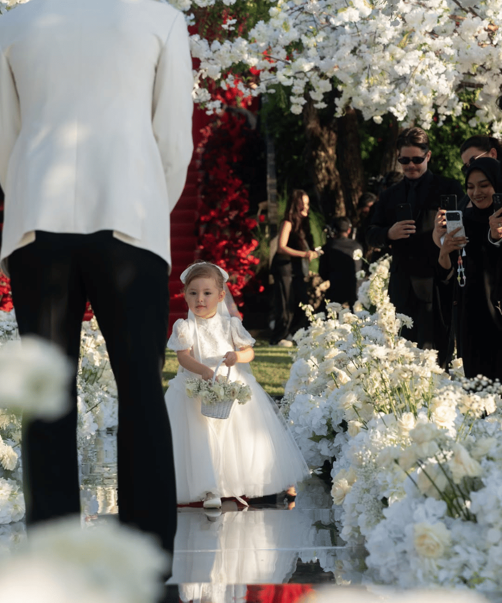 Momen Romantis di Pernikahan Jennifer Coppen dan Justin Hubner