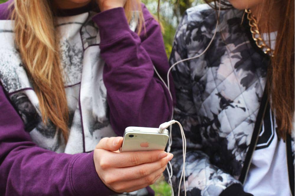 7 Cara Mengajarkan Anak Pilih Barang yang Bagus, Jadi Lebih Bijak!