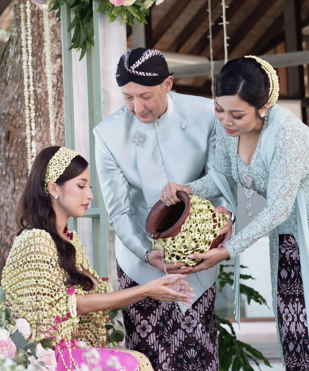 Momen Romantis di Pernikahan Jennifer Coppen dan Justin Hubner