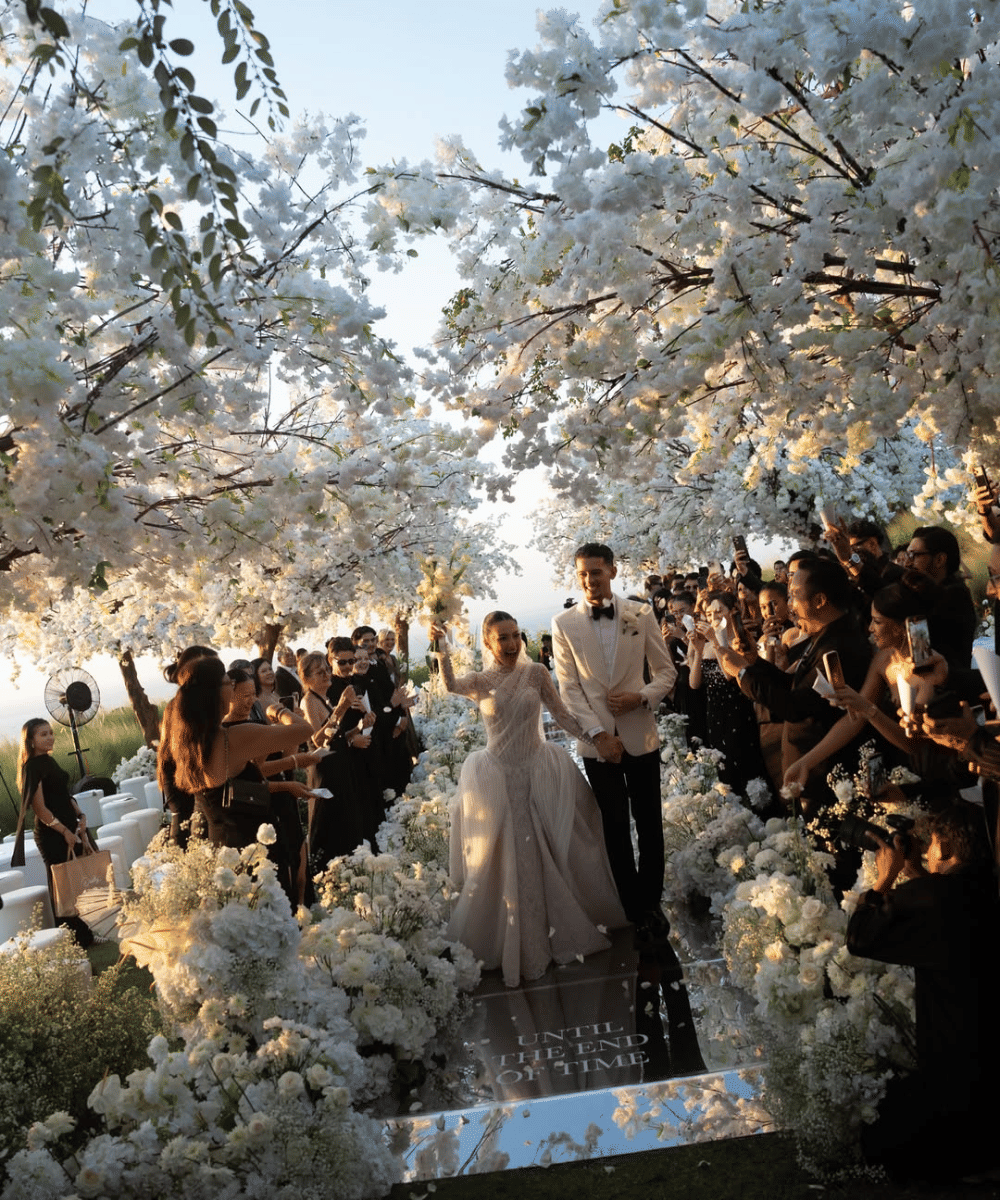 Momen Romantis di Pernikahan Jennifer Coppen dan Justin Hubner
