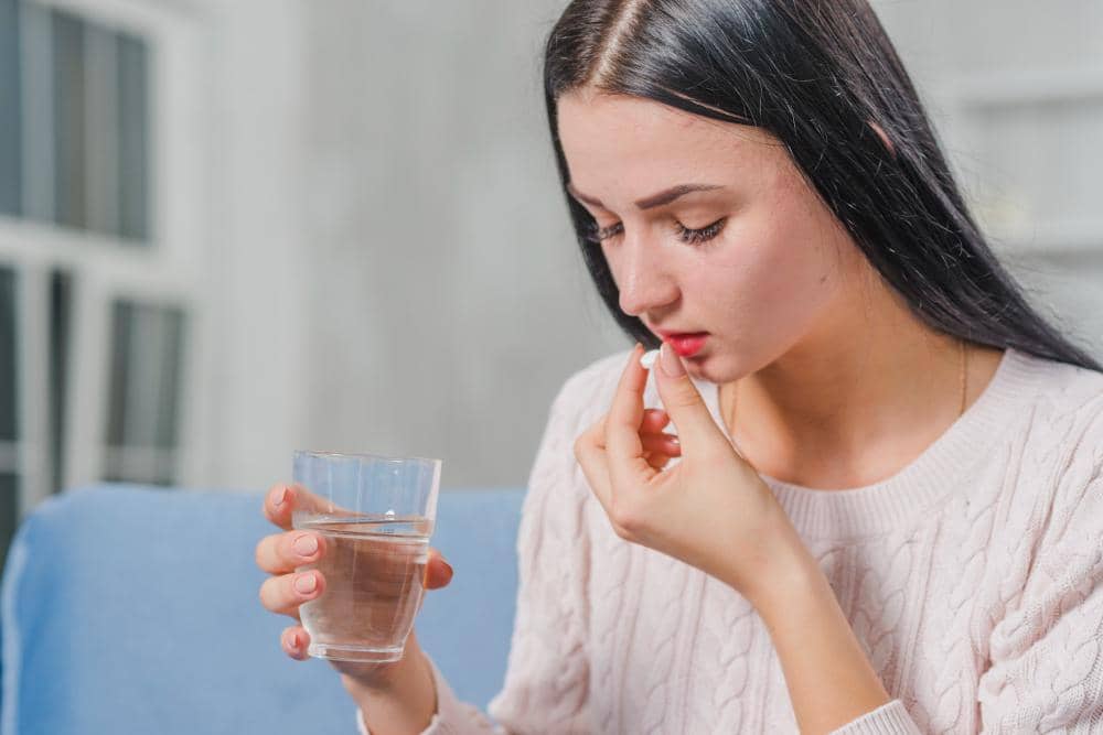 Multivitamin biasanya lebih nyaman diminum bersama makanan