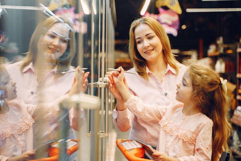Stop Katakan "Kita Tidak Mampu" pada Anak, Ganti dengan 5 Kalimat Ini!
