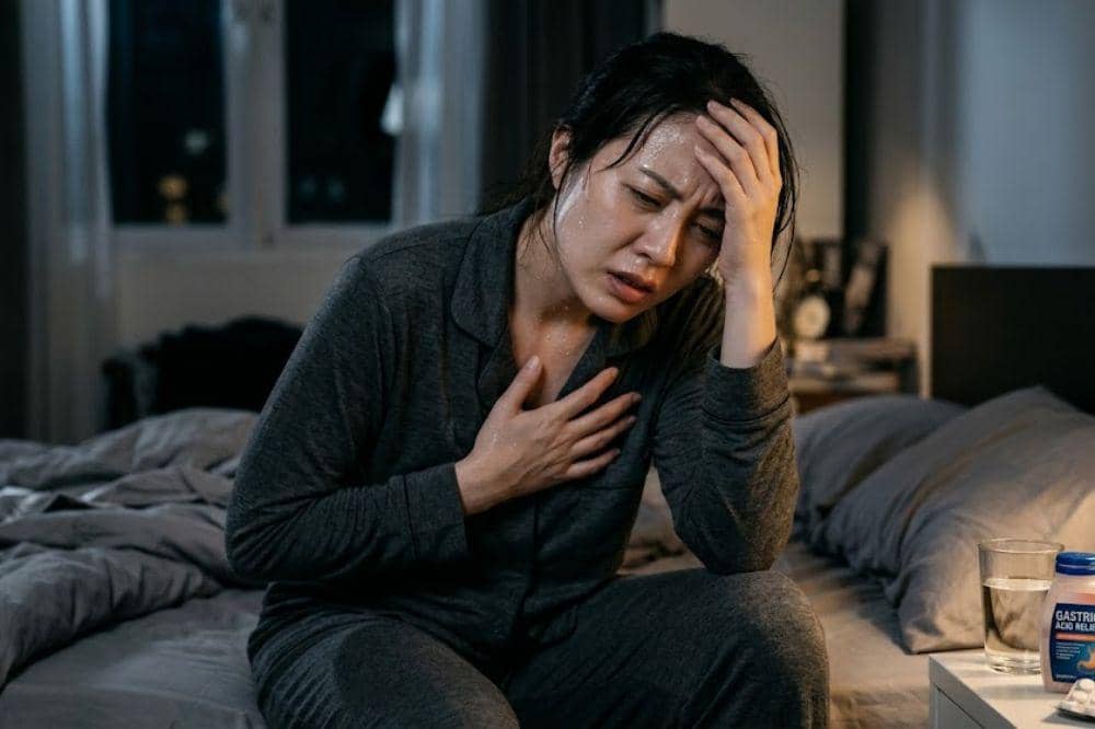 6 Cara Mengatasi Keringat Dingin karena Asam Lambung