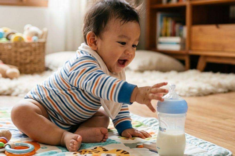 Bayi Dianjurkan Berhenti Pakai Dot sebelum Usia 1 Tahun, Ini Alasannya