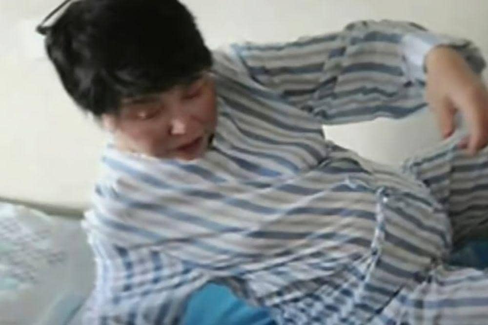 ibu tertua di china lahirkan anak kembar