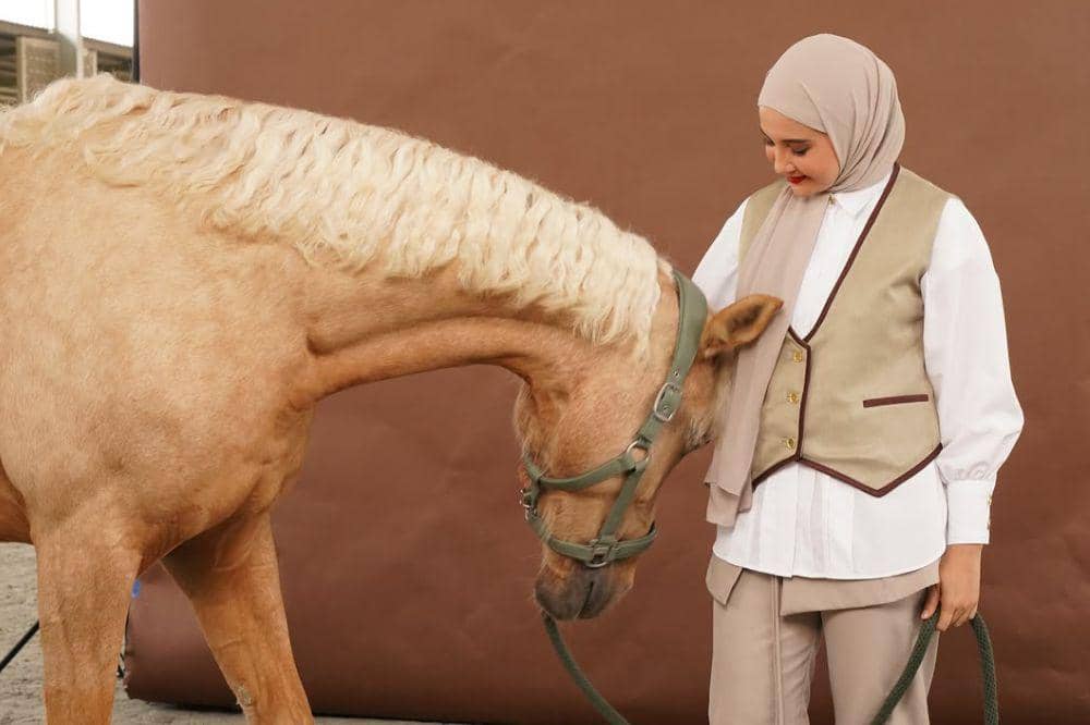 Potret Zaskia Sungkar Kembali Berkuda setelah Melahirkan Anak Kedua