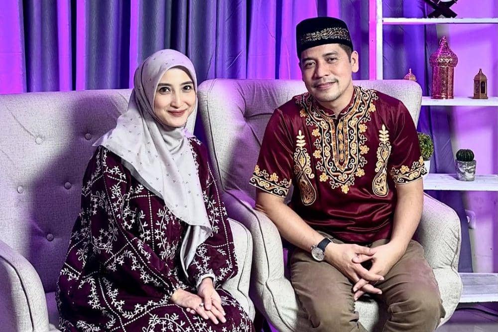 Ricky Perdana Hadiahi Chaca Thakya Perhiasan Unik Terbuat dari ASI