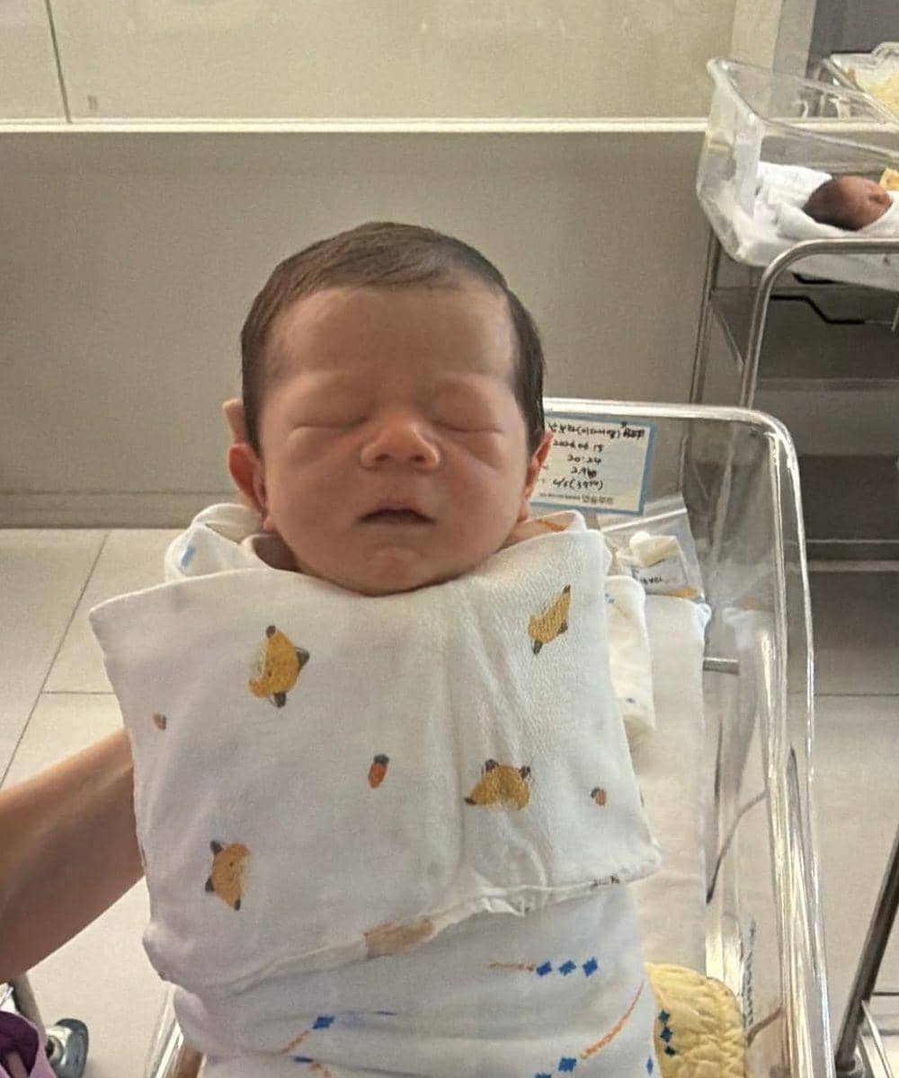 Aktris Korea Nam Bo-ra Melahirkan Anak Pertama Lewat Operasi Caesar.jpg