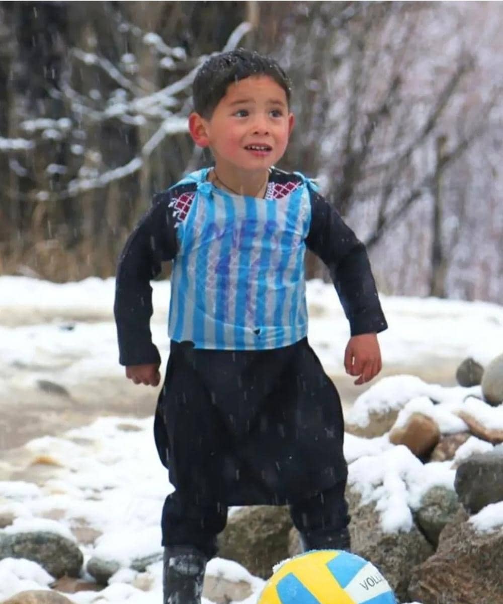 Murtaza Ahmadi si "Messi Plastik"