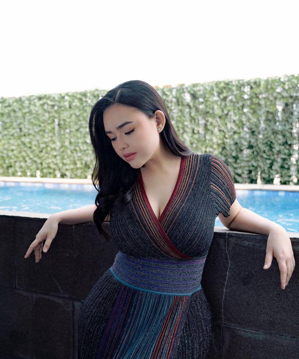 Intip Gaya Amanda Manopo Pamer Body Goals Dua Minggu Pascalahiran (1).jpg