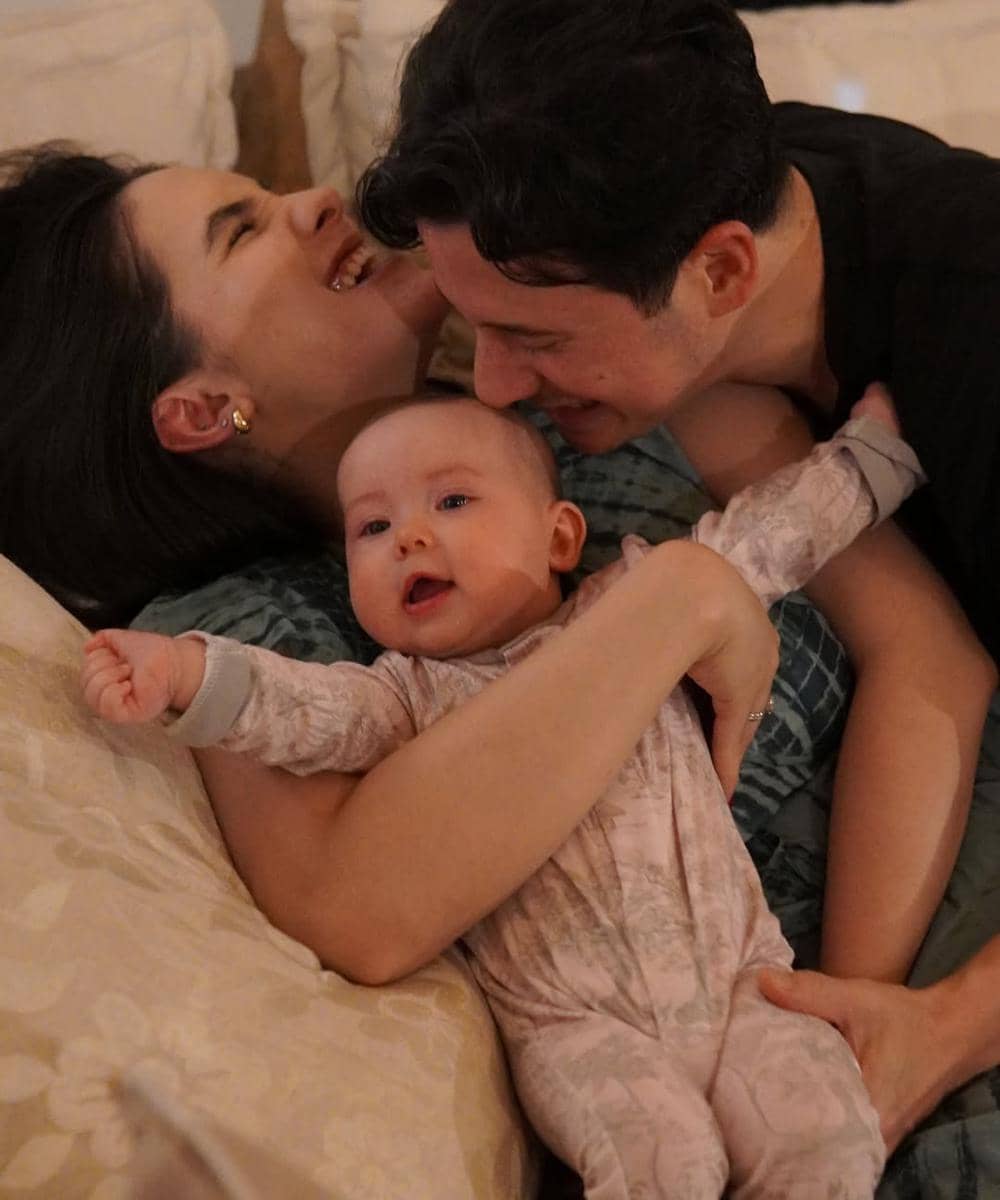 Foto kedekatan Nino Fernandez dengan anak pertamanya