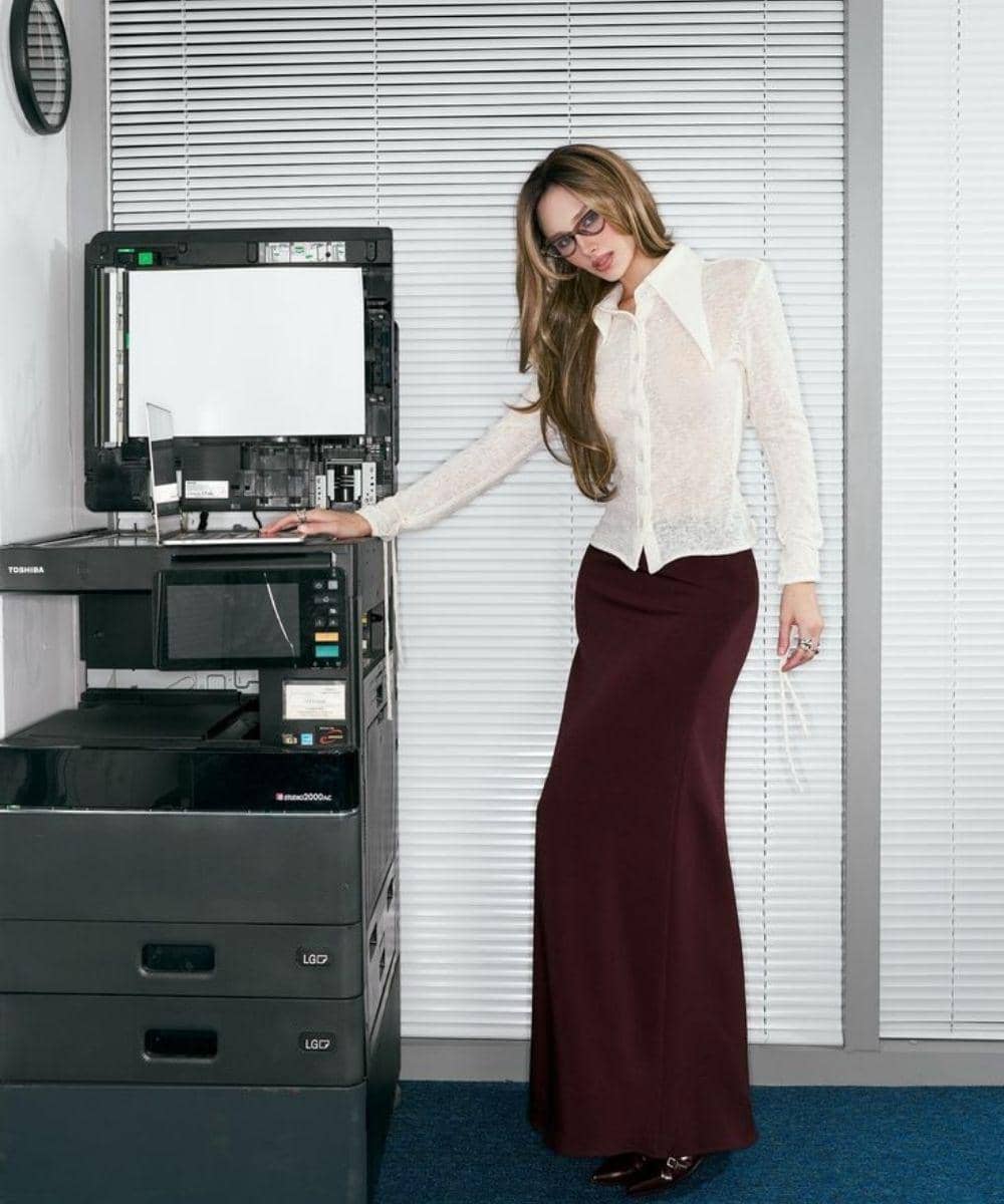 Office Siren Look Viral di Tiktok, Ini Inspirasi Mix and Matchnya! 3.jpg