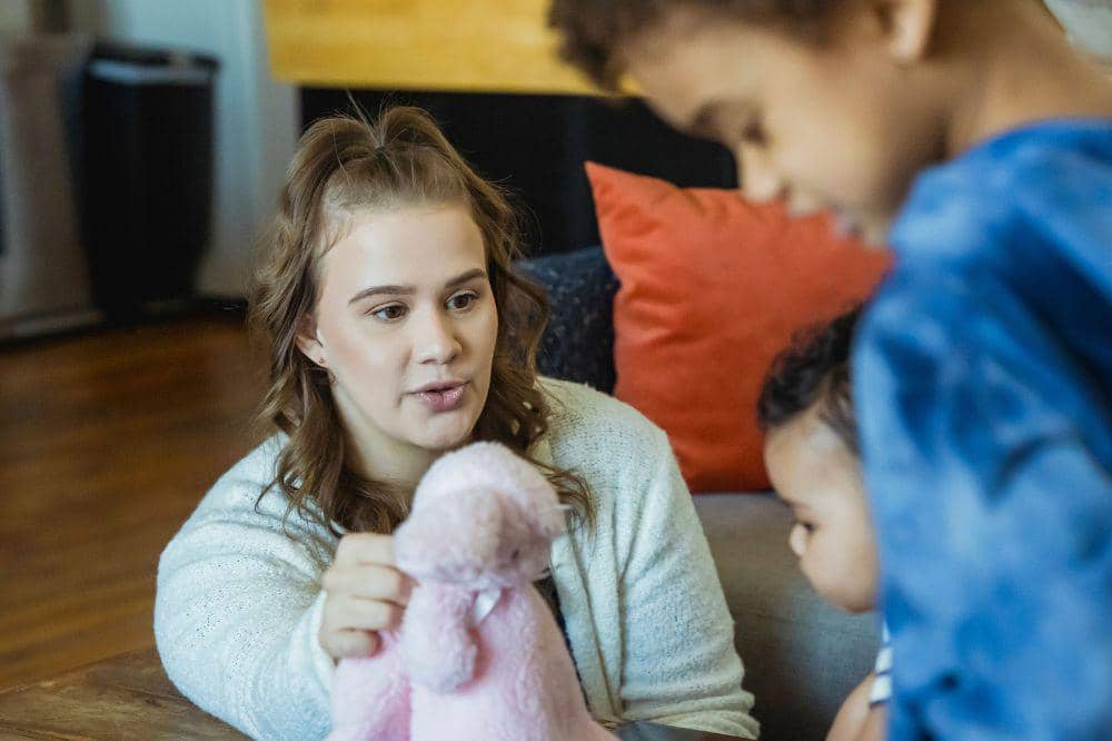 Membawa anak ke tempat yang sepi saat emosi anak meledak