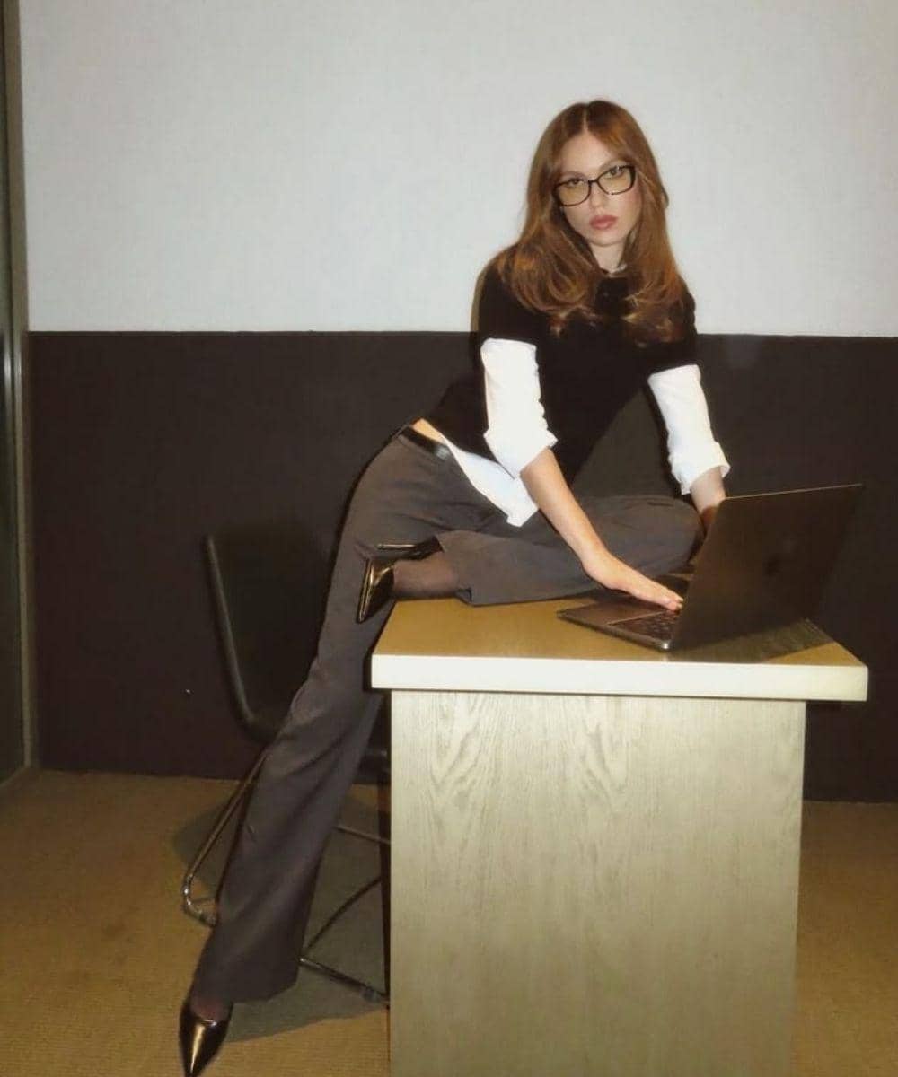 Office Siren Look Viral di Tiktok, Ini Inspirasi Mix and Matchnya! 2.jpg