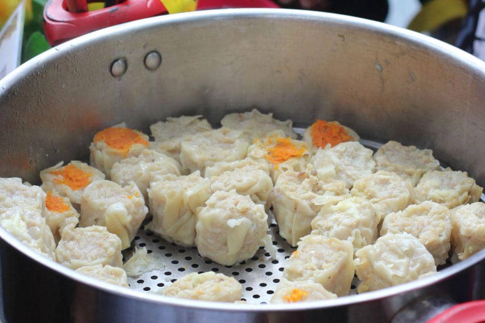Cara membedakan siomai ikan tenggiri dengan sapu-sapu adalah tidak tergiur dengan harga murah