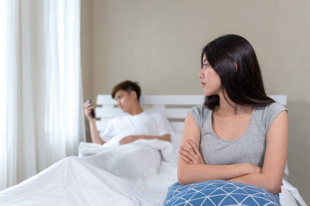 9 Ciri Selingkuh yang Sering Tidak Disadari