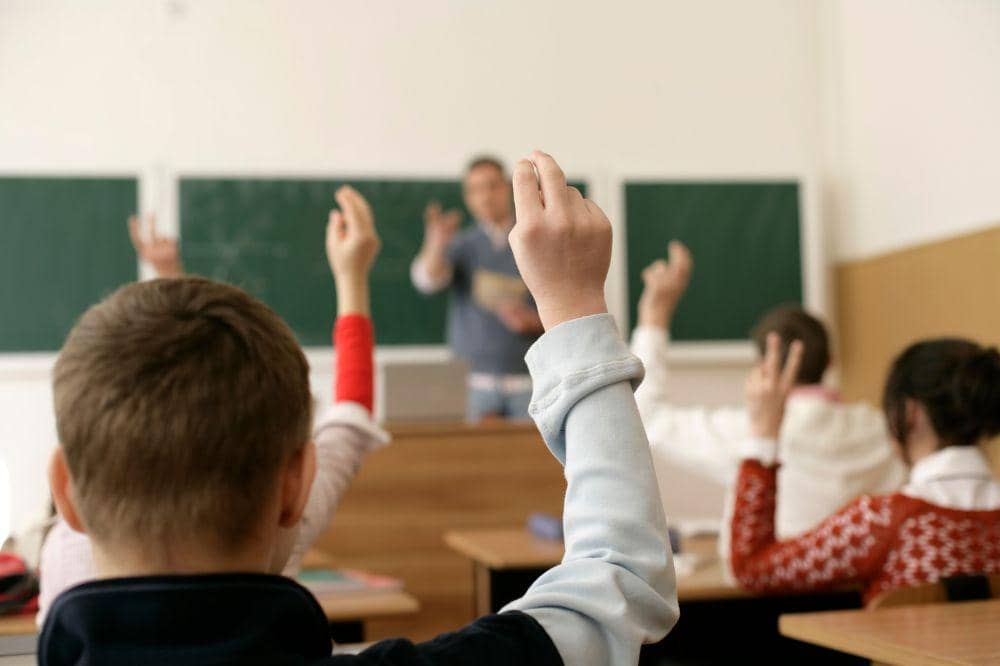 5 Tips Menjaga Fokus Belajar Anak di Sekolah, Biasakan Sarapan