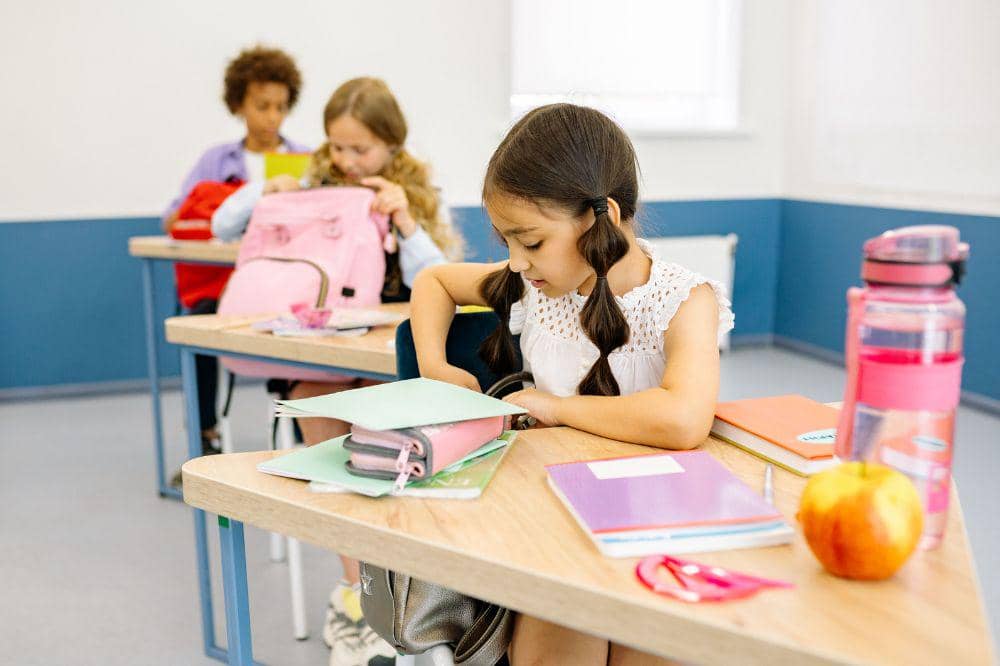 Menjaga hidrasi anak agar anak fokus belajar