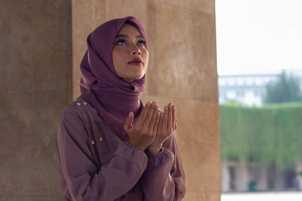10 Waktu Mustajab untuk Berdoa agar Hajat Cepat Terkabul