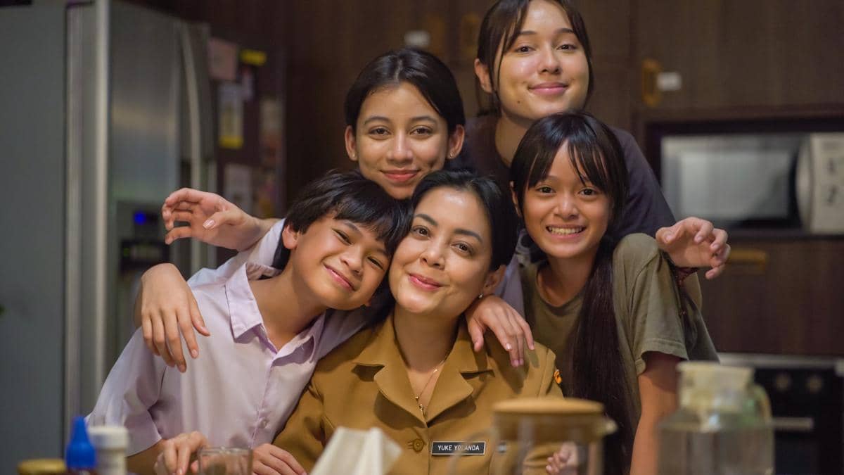 3 Alasan "Yang Lain Boleh Hilang Asal Kau Jangan" Menyentuh Hati