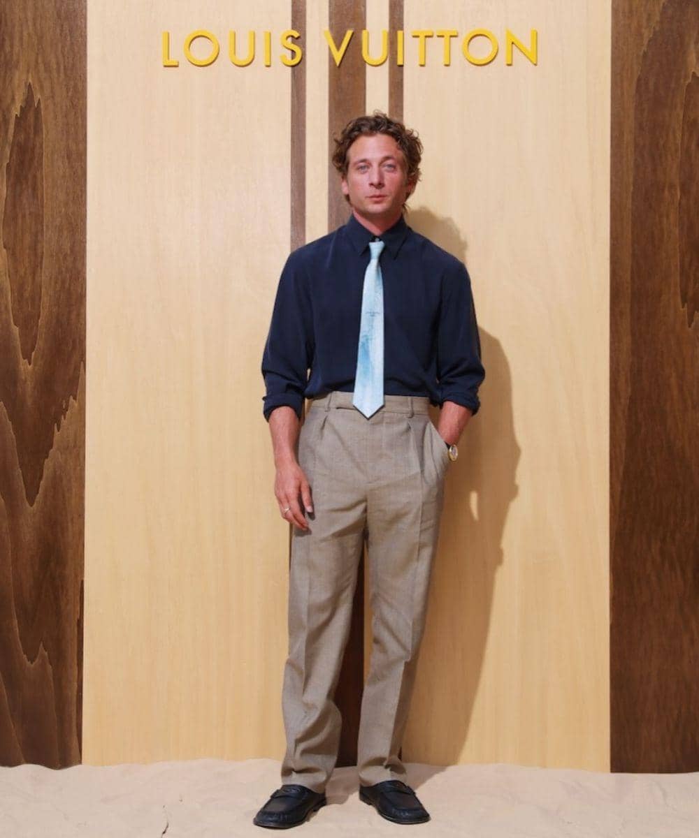 Jeremy Allen White, The Relaxed Gentleman