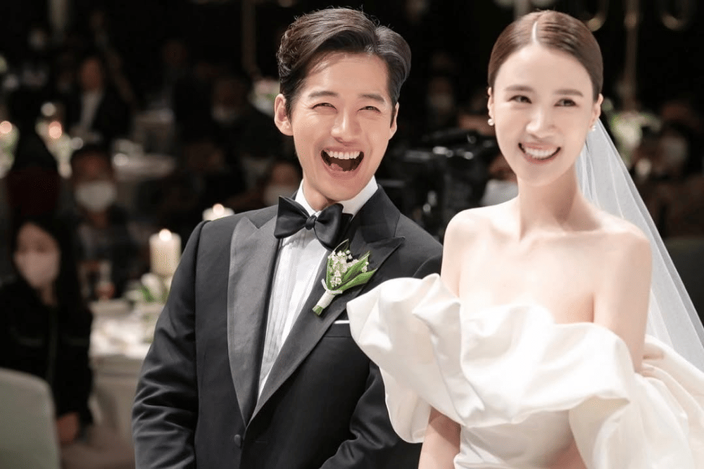 Jin Ah Reum istri Namkoong Min umumkan hamil anak pertama