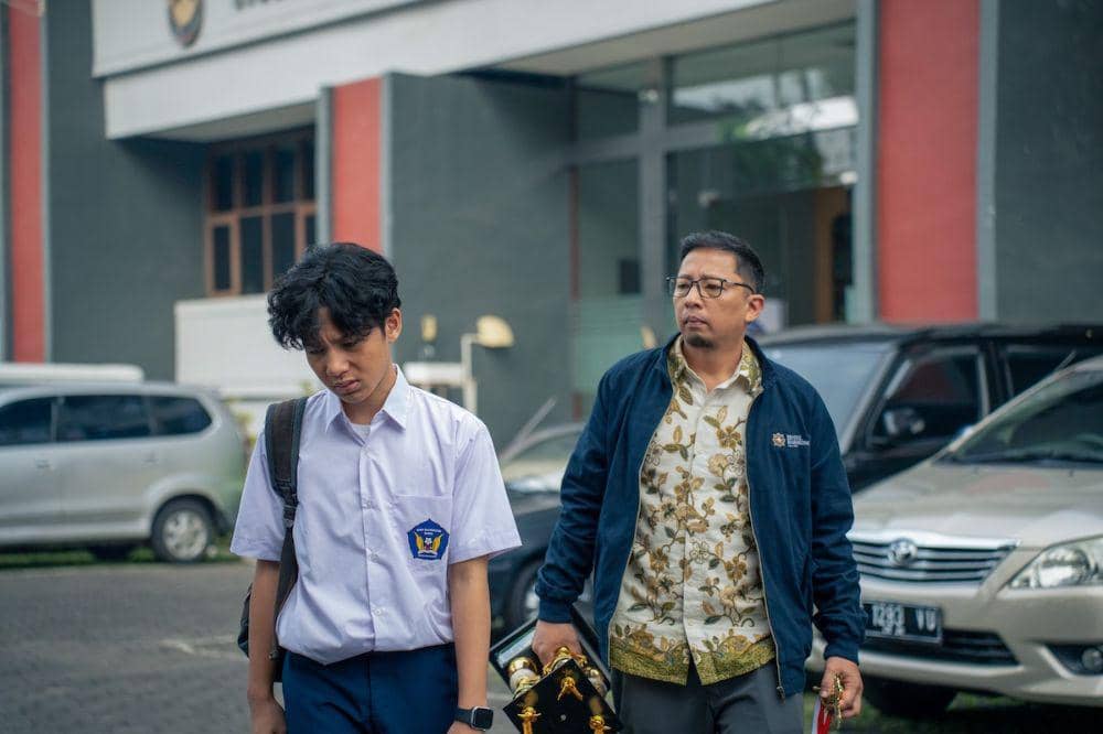 Review Film Aku Sebelum Aku, Anak Terluka karena Ekspektasi Orangtua