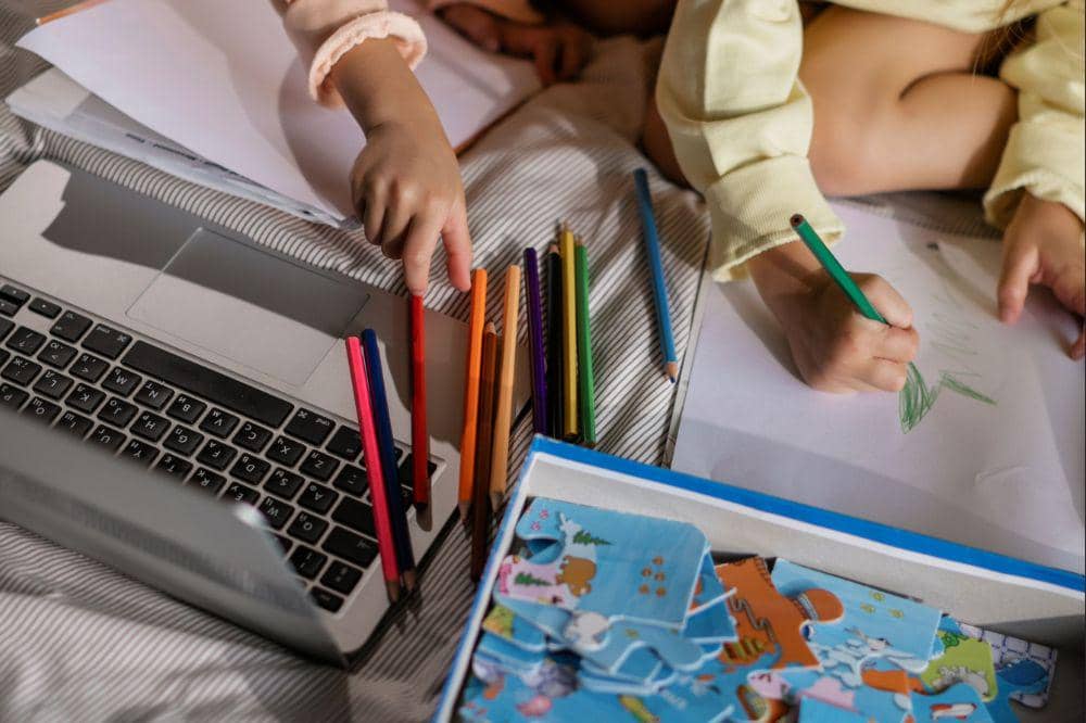 Ciri anak memiliki pergaulan yang sehat adalah waktu bermain dan belajarnya seimbang
