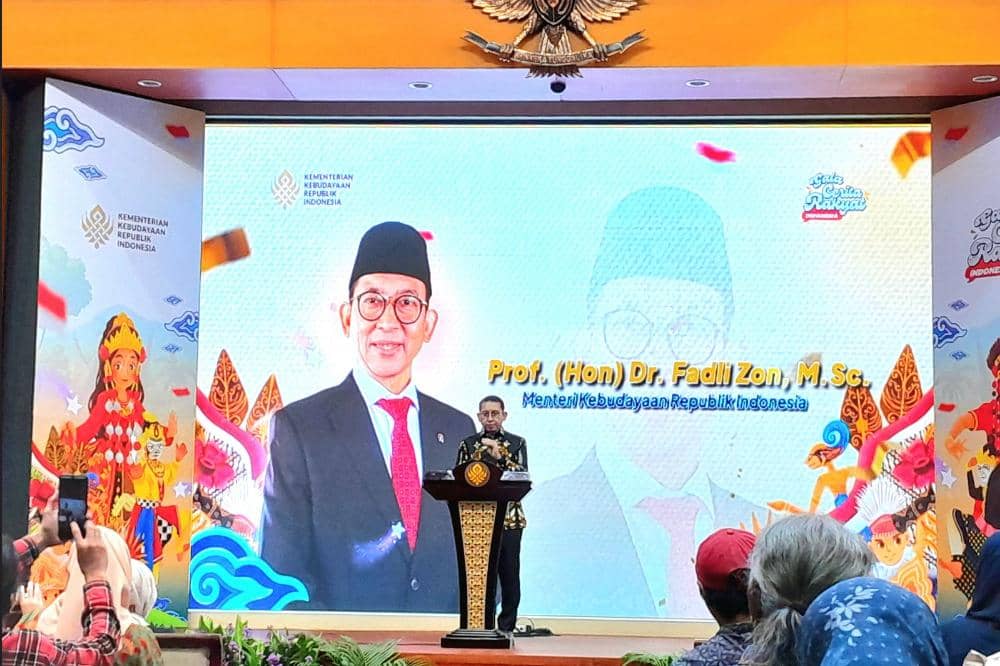 Dr. H. Fadli Zon, S. S., M. Sc., selaku Menteri Kebudayaan RI dalam puncak apresiasi karya Gala Cerita Rakyat Indonesia 2026