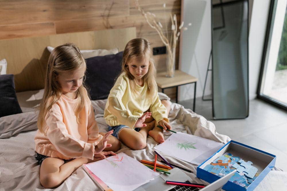 Ciri anak memiliki pergaulan yang sehat adalah teman menghargai aturan Mama di rumah