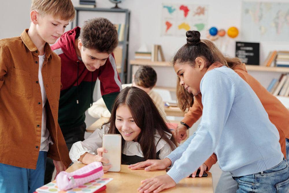 Edukasi cara memandang perempuan yang bijak