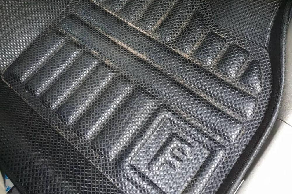 Rekomendasi Karpet Mobil dan Harganya 4