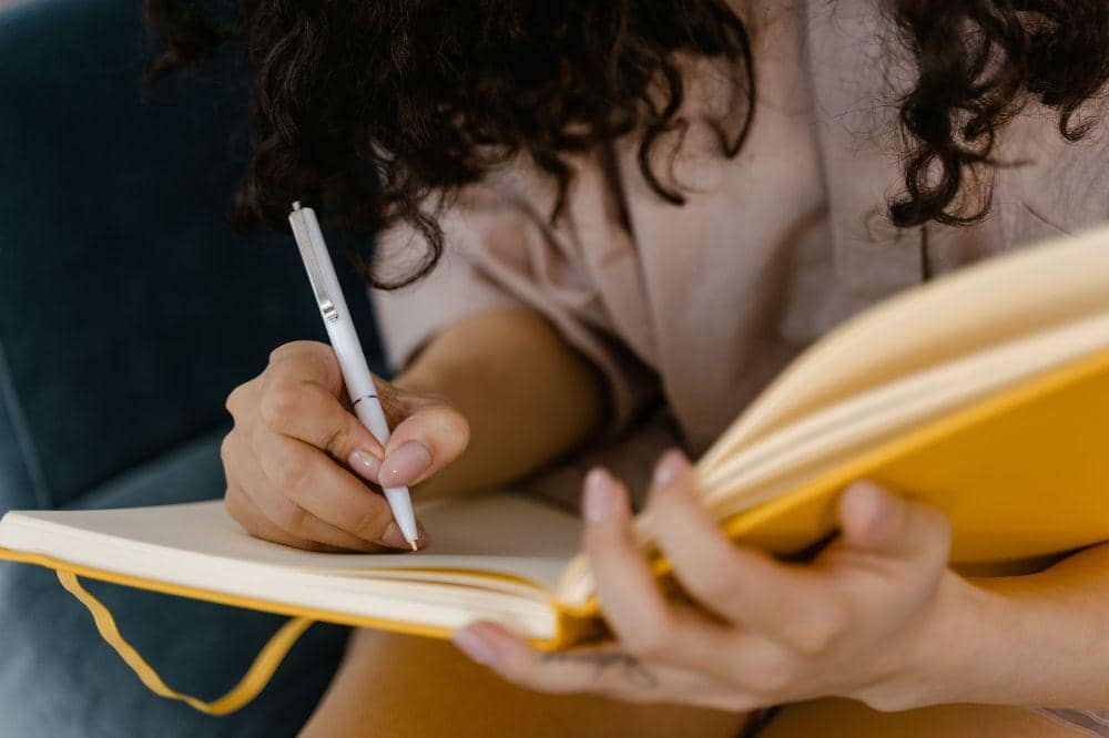 20 Ide Prompt Journaling (4)
