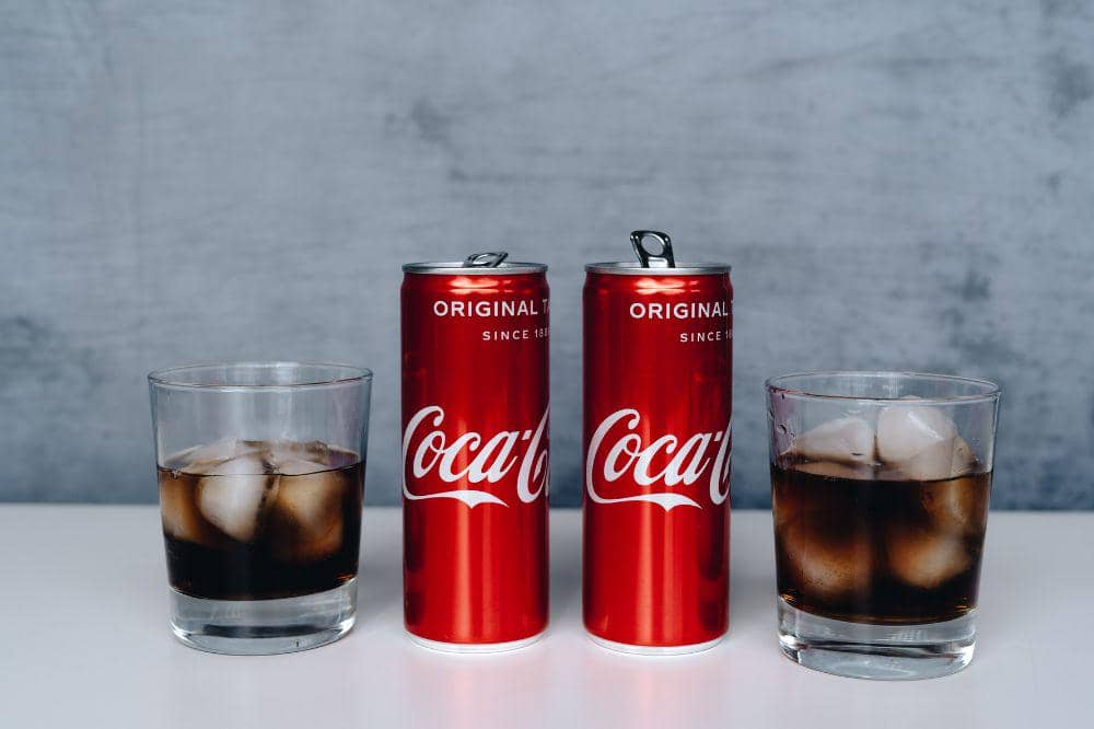 Minuman kaleng termasuk salah satu komponen makanan berbahaya