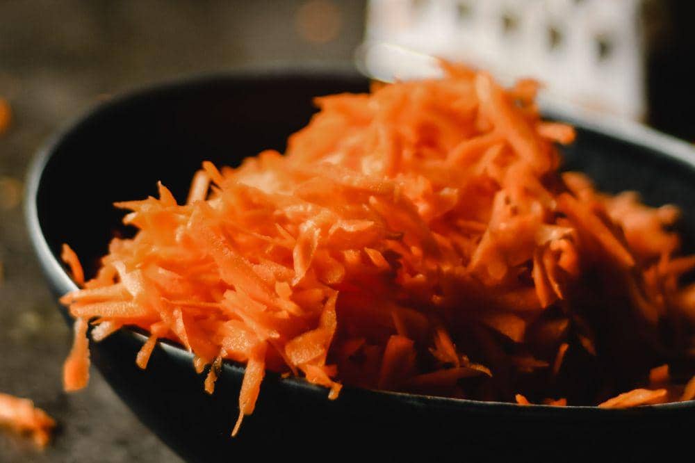 Trik menyembunyikan sayur di parutan sayur
