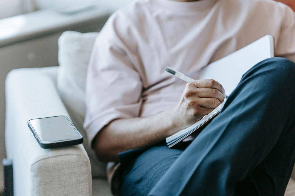 20 Ide Prompt Journaling (13)