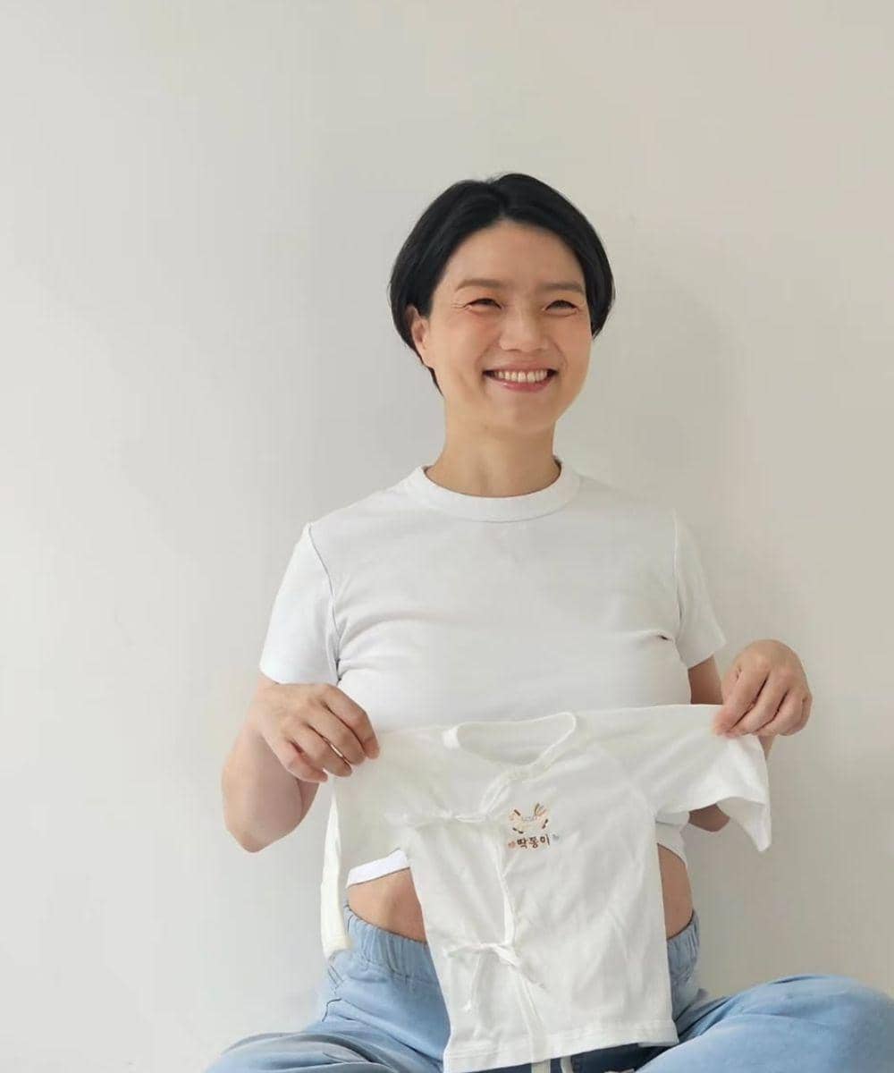 Ahn Young Mi Melahirkan Anak Kedua Laki-laki (2).jpg