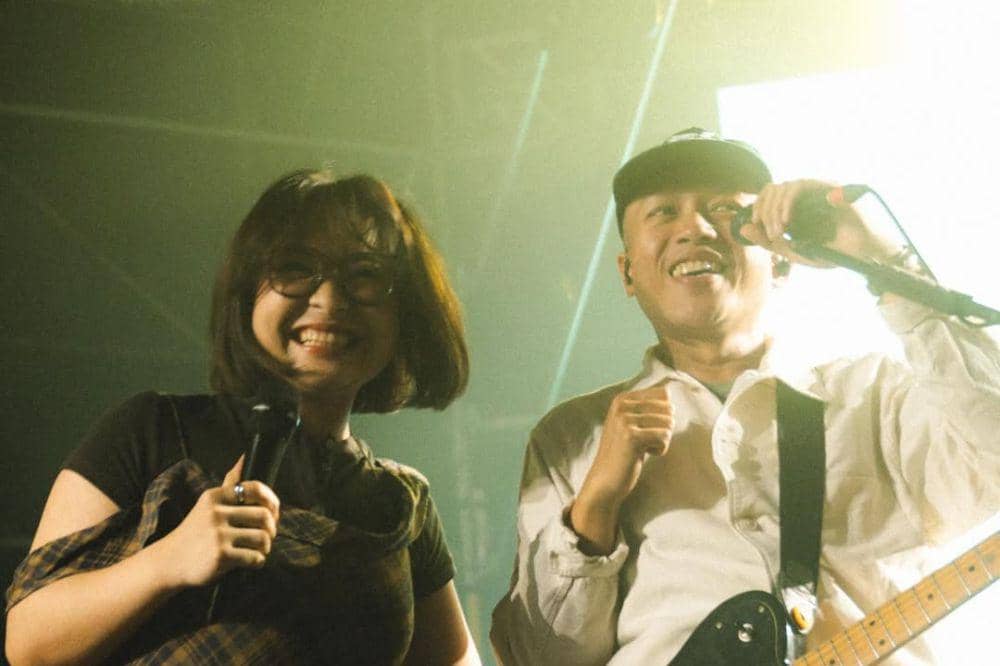 Bernadya dan vokalis-gitaris band Perunggu, Maul Ibrahim 