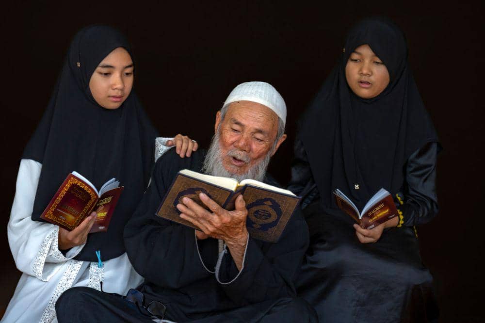 7 Cara Berbicara yang Baik kepada Anak Menurut Islam, Jangan Dibentak