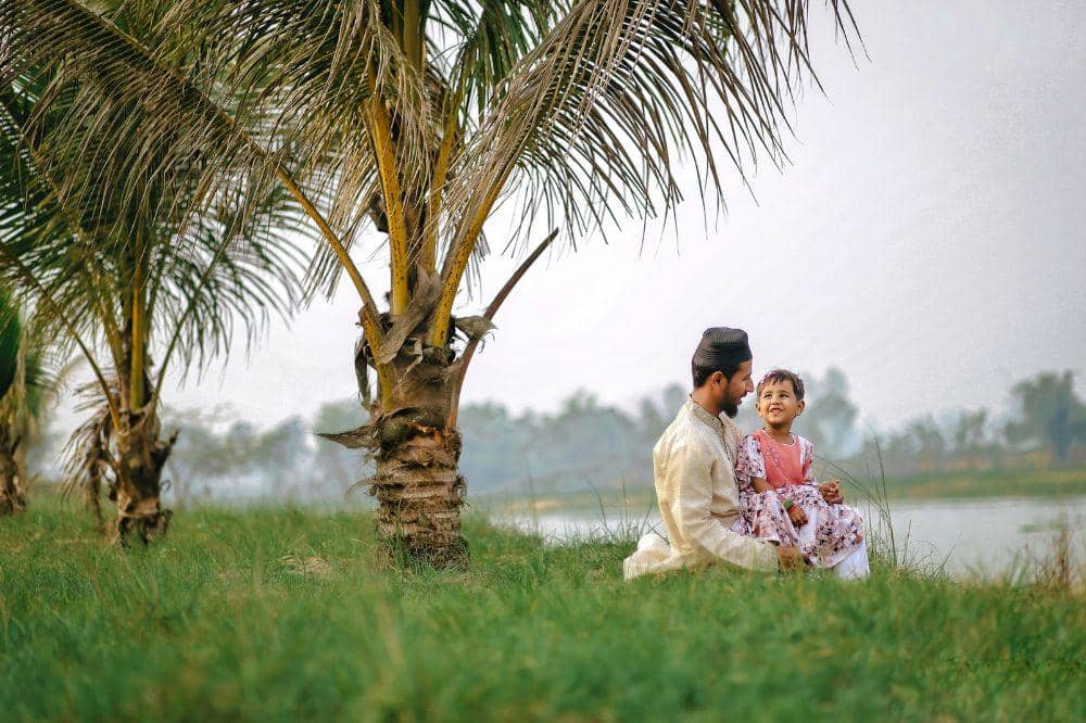 Cara berbicara yang baik kepada anak menurut Islam adalah dengan tidak pernah membentak anak