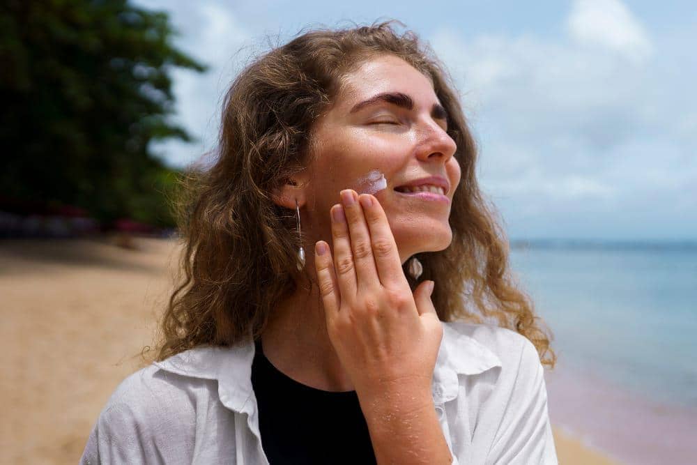 10 Sunscreen Lokal yang Bagus untuk Kulit Sensitif, Nyaman Dipakai Sehari-hari