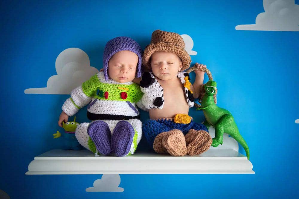 Konsep Woody dan Buzz yang cocok untuk bayi kembar