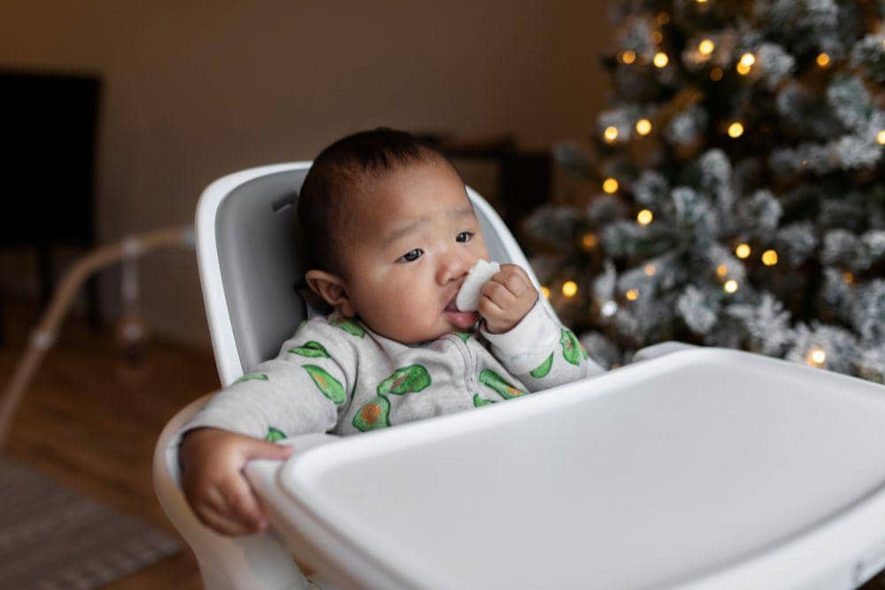 Perbedaan gumoh, refluks, dan GERD pada bayi