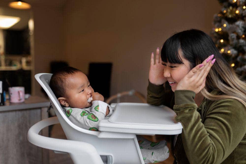 Perbedaan gumoh, refluks, dan GERD pada bayi