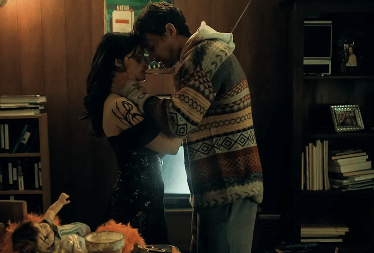 5 Perbedaan Cinta dan Obsesi yang Digambarkan dalam Film Obsession