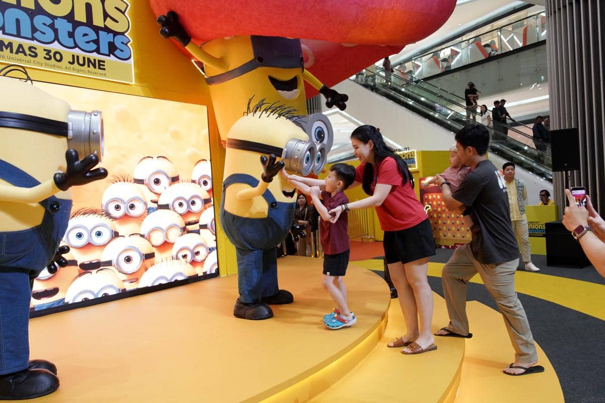 Meet and greet bersama karakter terbaru Minions & Monsters