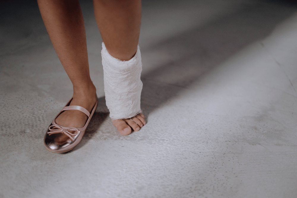 Seorang anak cedera di kaki 