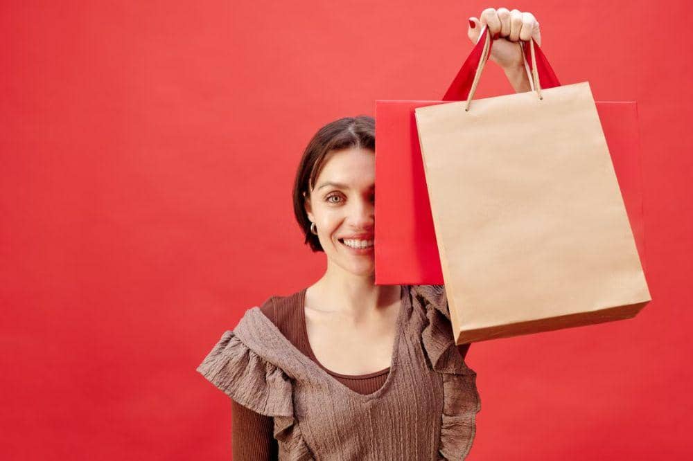 Berbelanja untuk meredakan emosi negatif