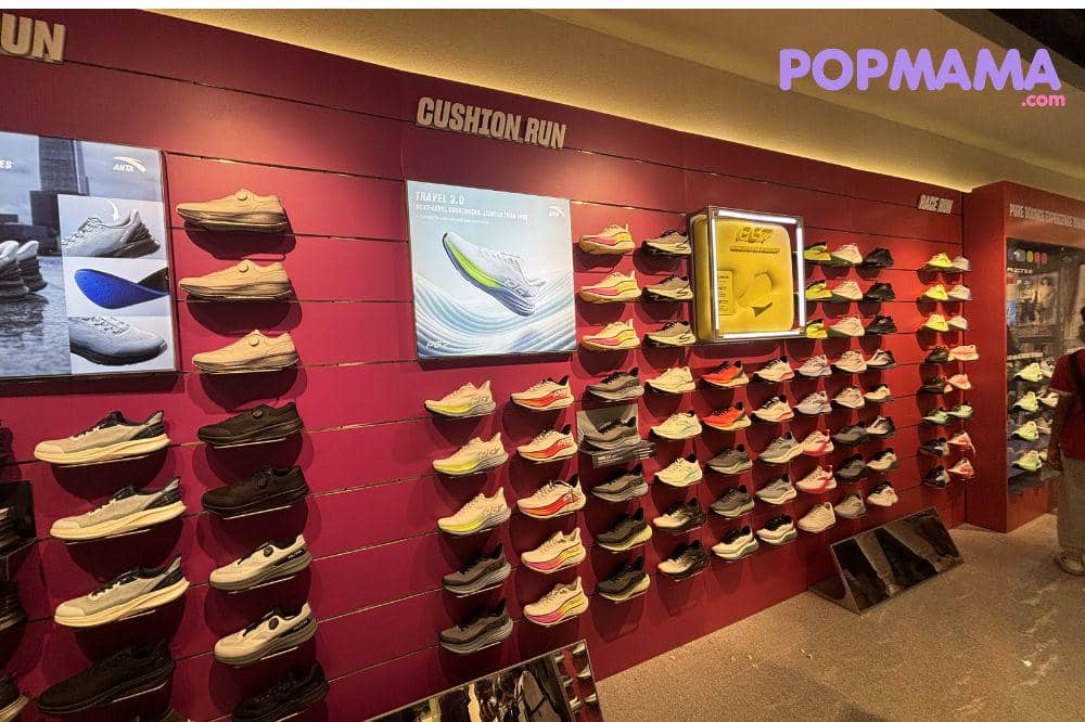 Koleksi sepatu lari & sneakers
