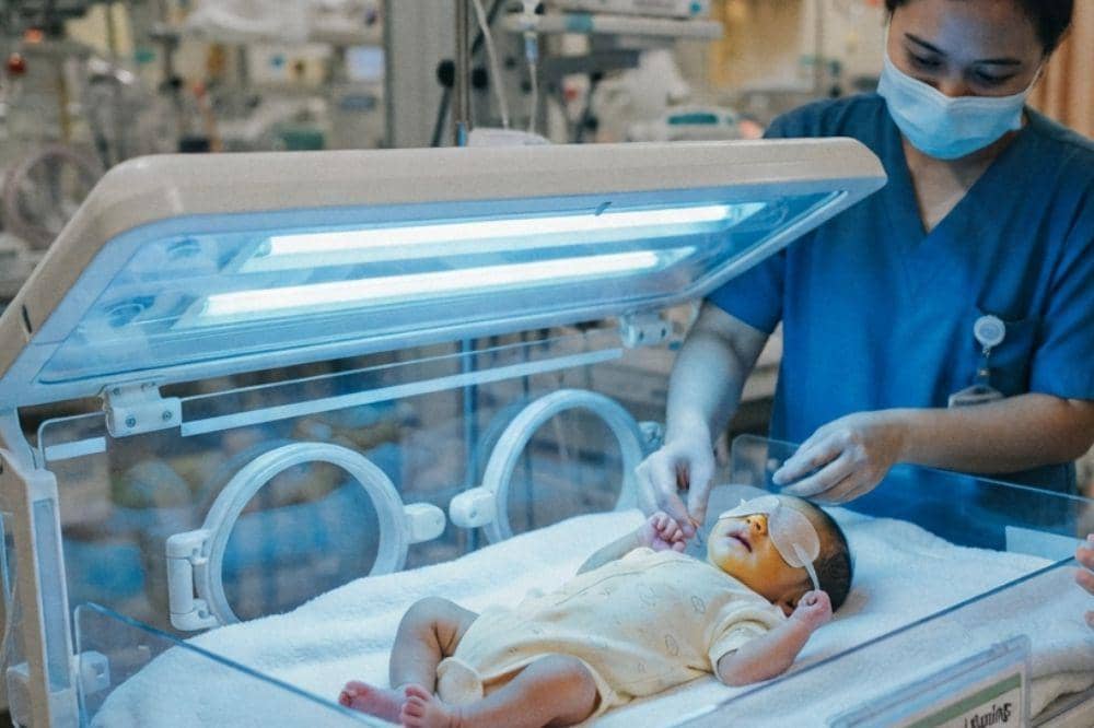 Penanganan bayi kuning yang benar